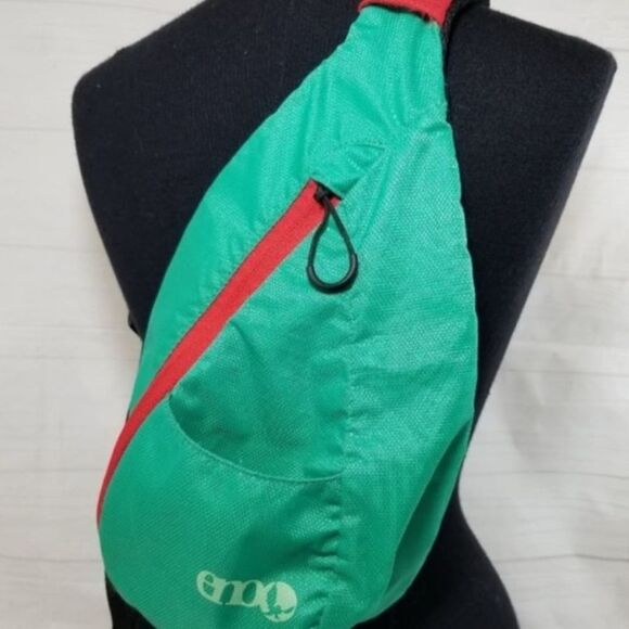 Eno Eagle Nest Outfit green,Red & black Hiking sling bag - Picture 1 of 10